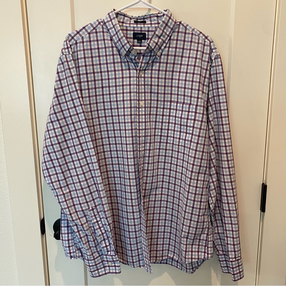 J Crew Men’s Long Sleeve Slim Fit Button Down Shirt.  XL. BL/Purple/White Plaid.